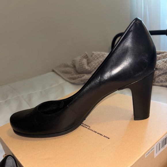 Rockport Black Pumps - Picture 7 of 13